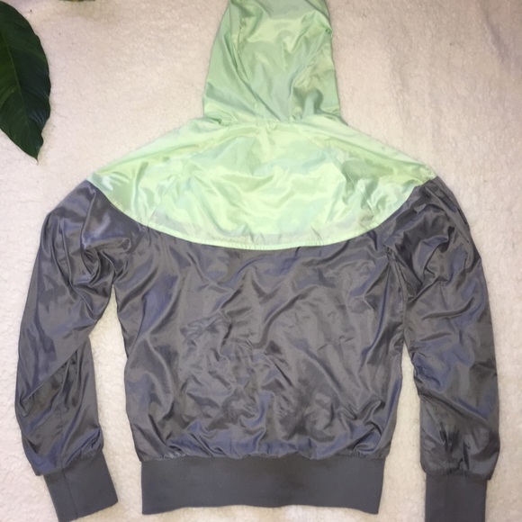 Nike runner jacket - Picture 4 of 4